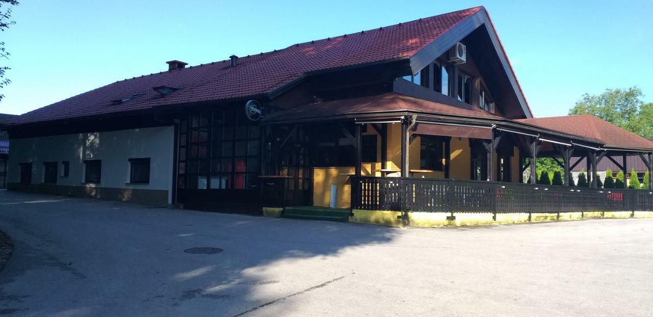 Guesthouse Ursa Preddvor Zewnętrze zdjęcie